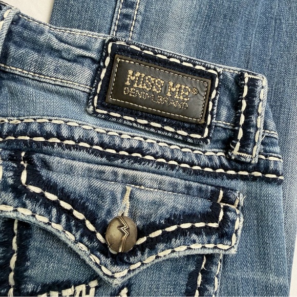 Miss Me mid rise boot jeans with back flap pockets thick stitch jeans size 31 - Picture 6 of 8